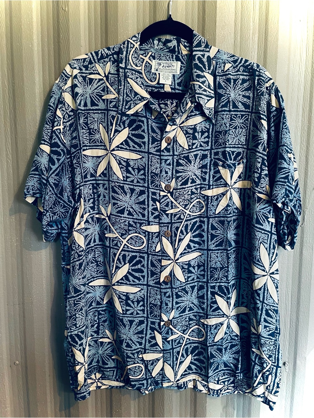 Vintage AVANTI Hawaiian Silk Shirt Blue Floral Aloha Camp Loop Collar Retro sz L